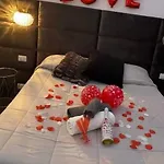 Airport Deluxe Bed & Breakfast 3*