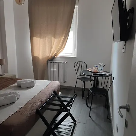 Bed & Breakfast Airport Deluxe 3*