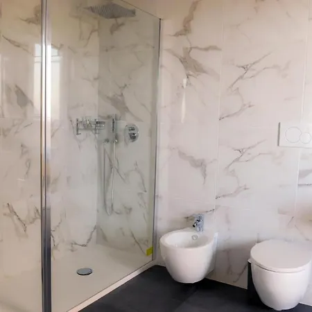 Airport Deluxe 3* בארי