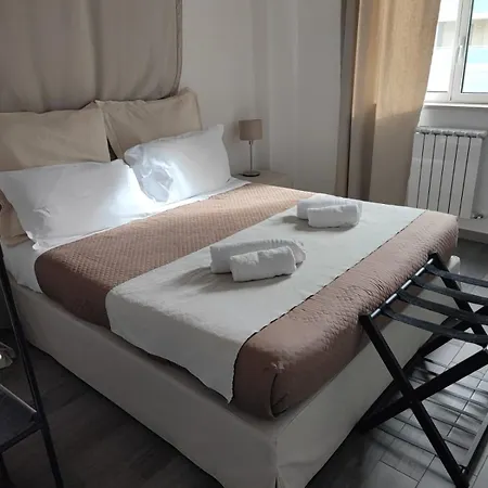 Airport Deluxe לינה וארוחת בוקר 3*