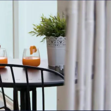 Airport Deluxe לינה וארוחת בוקר בארי